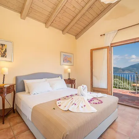 别墅 Helios Sea View & Private Pool Near