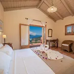 Helios Sea View & Private Pool Near *