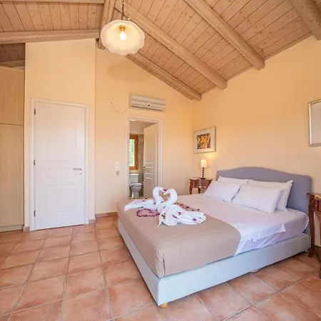 Helios Sea View & Private Pool Near Villa Fiskardo