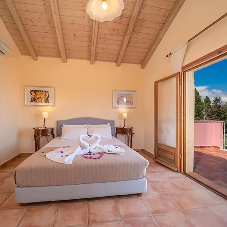 Helios Sea View & Private Pool Near *